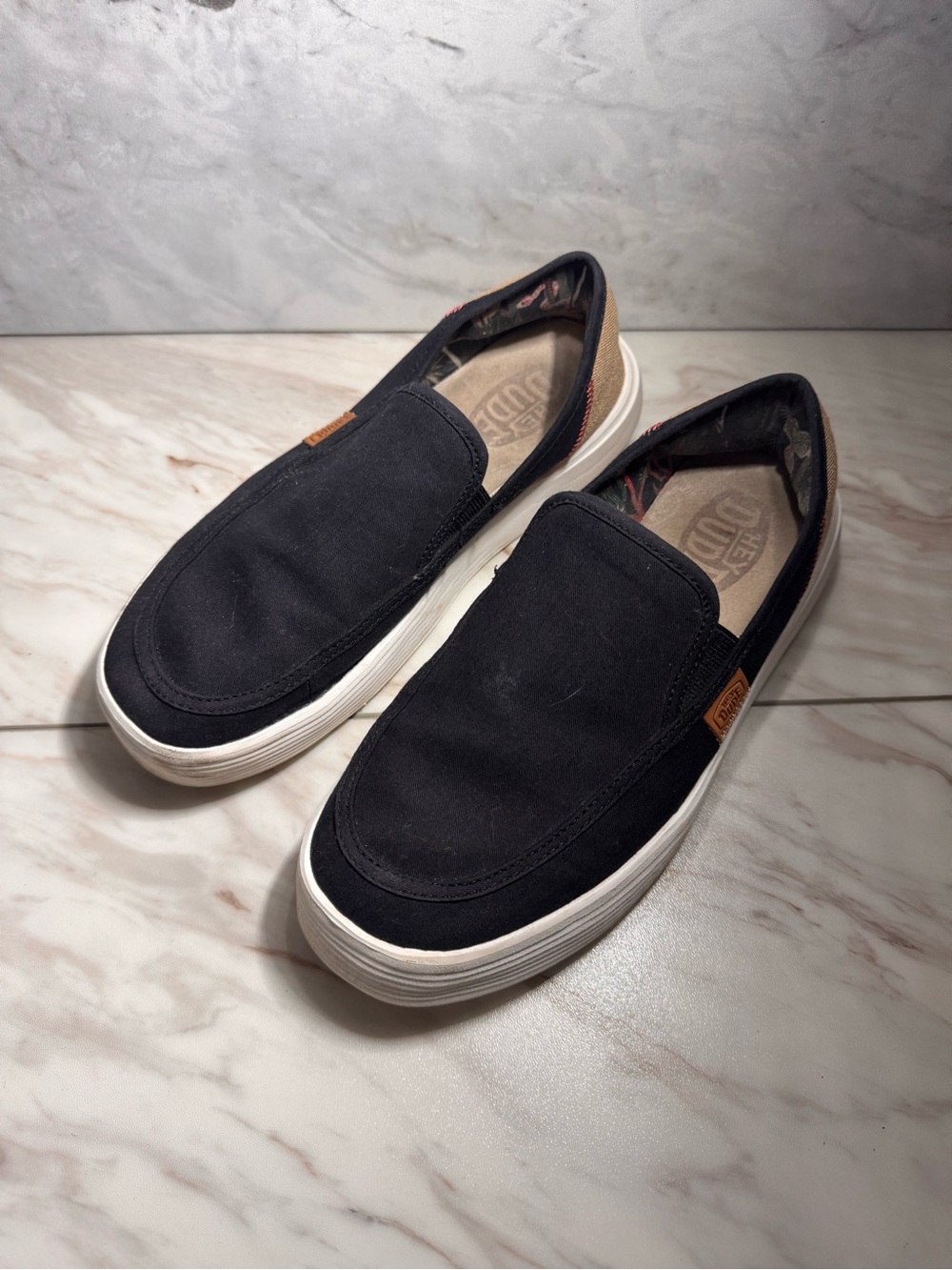Hey Dude Sunapee Woven Craft Slip-On Shoes Black Tan Women’s Size 9